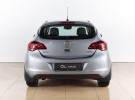 Opel Astra 2011. 