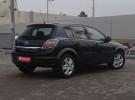 Opel Astra 2012. --