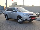 Mitsubishi Outlander 2012. --