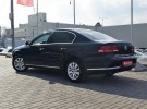 Volkswagen Passat 2011. --