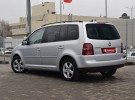 Volkswagen Touran 2008. --