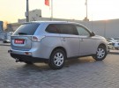 Mitsubishi Outlander 2012. --