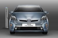 Toyota Prius Plug-in -    