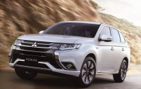 Mitsubishi Outlander    -5