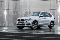 BMW   䠗 BMW X5 xDrive40e