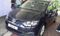 VW Sharan   32  